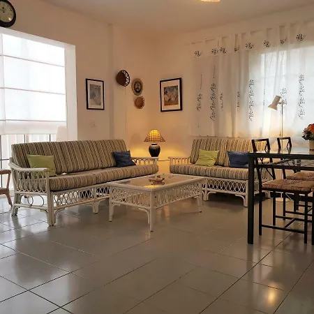 Lejlighed Apartamento *